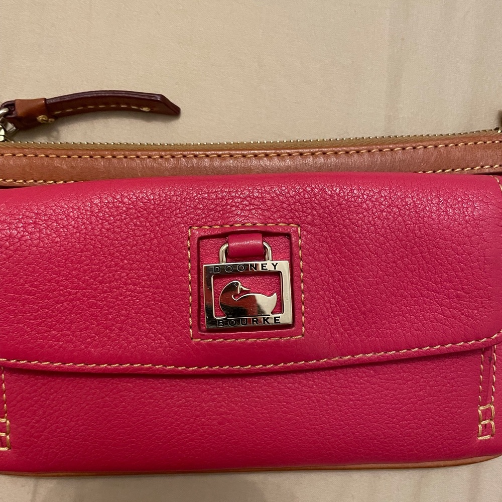 Dooney & Bourke leather wristlet